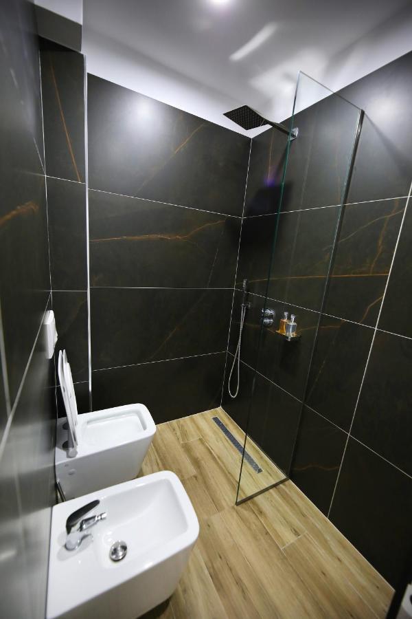 לינה וארוחת בוקר Vlorë Ulcas Guest Huse מראה חיצוני תמונה